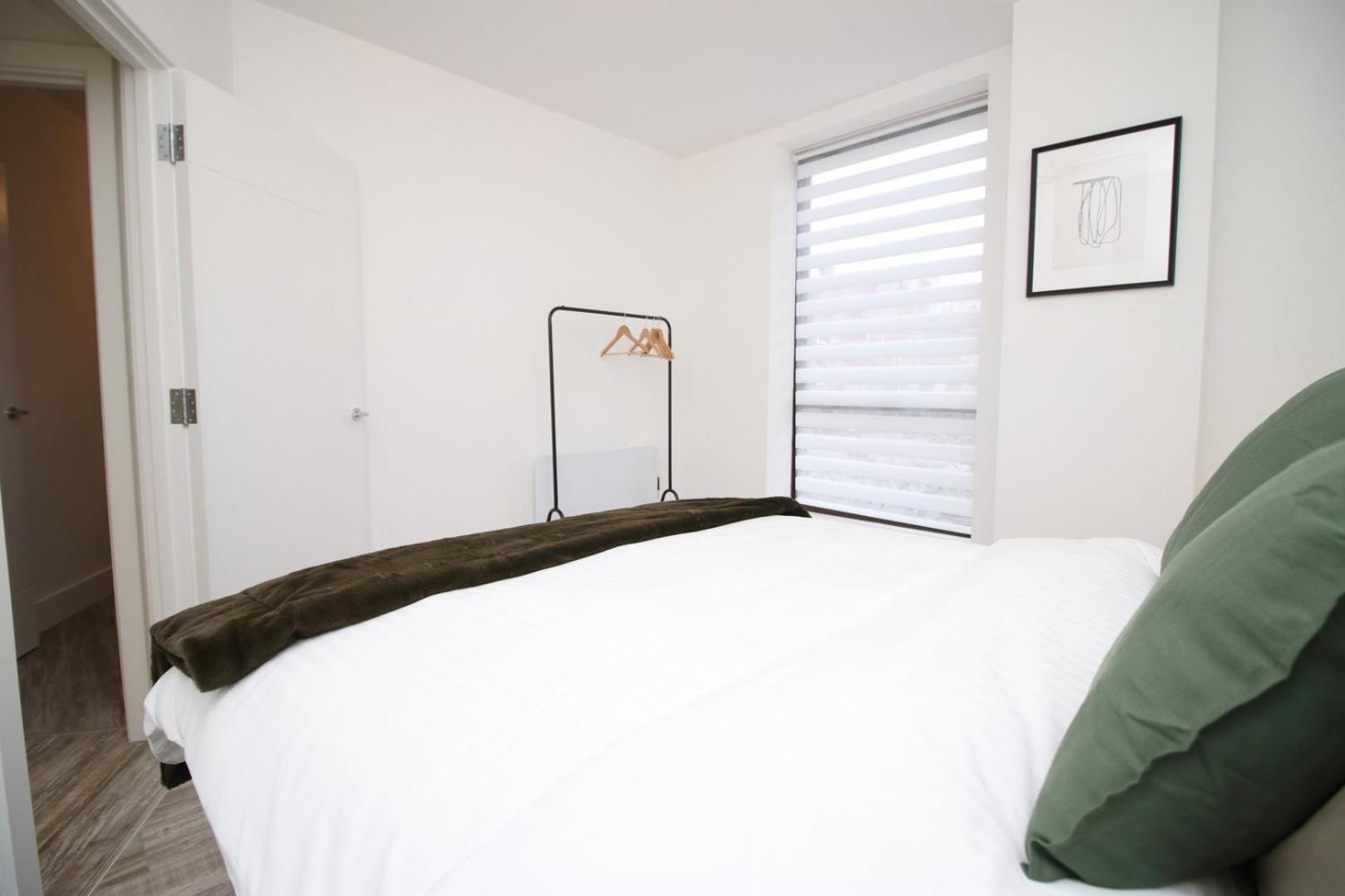 2 Bedroom With Free Parking Swindon Kültér fotó