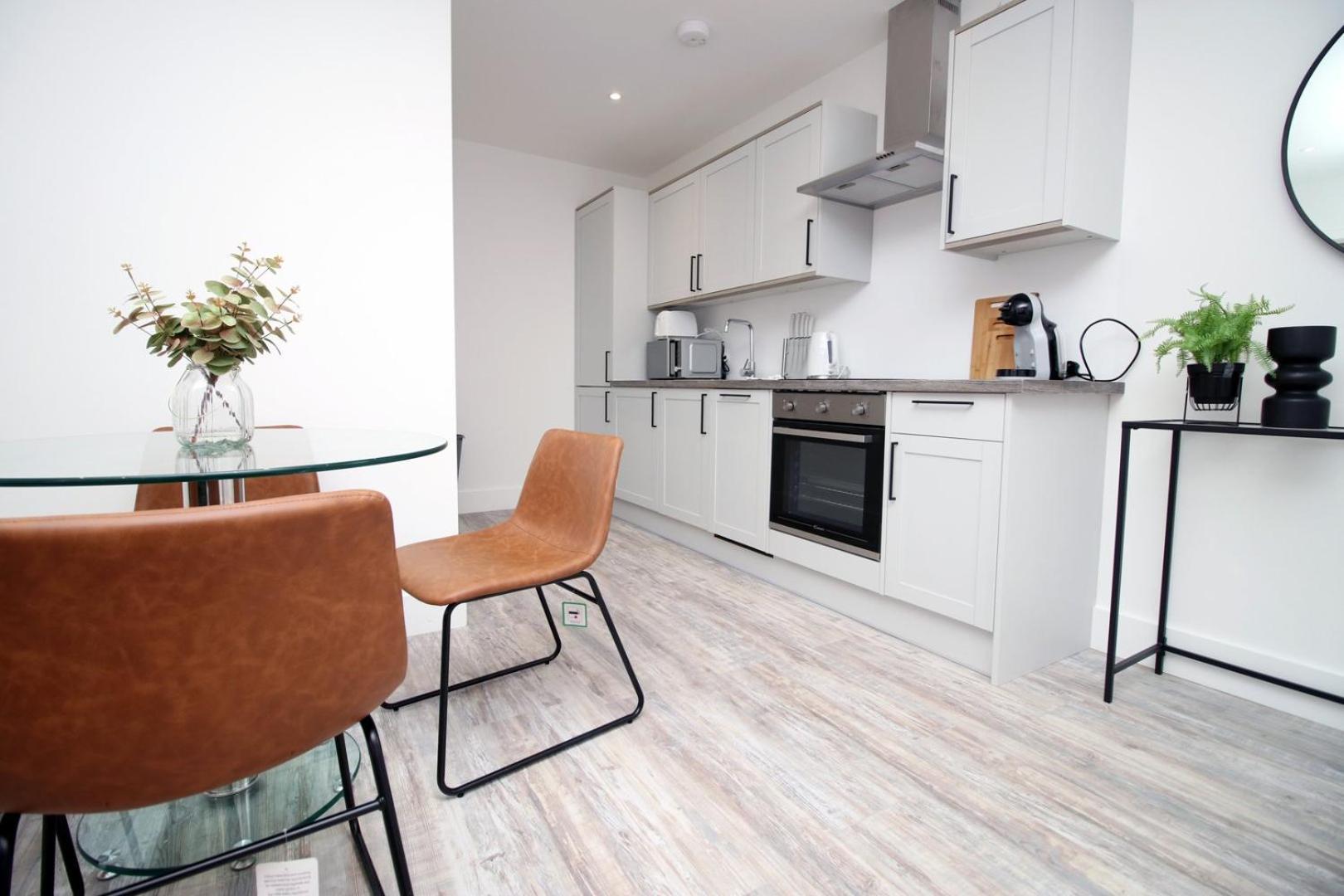 2 Bedroom With Free Parking Swindon Kültér fotó
