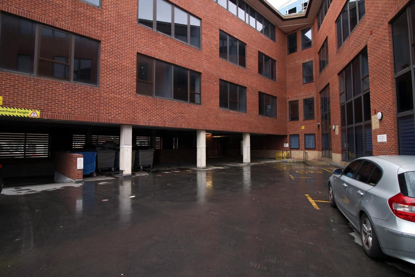 2 Bedroom With Free Parking Swindon Kültér fotó