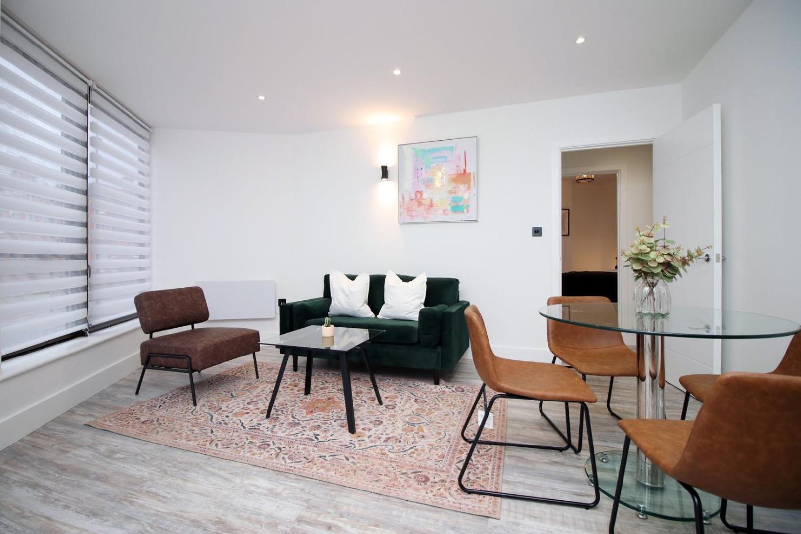 2 Bedroom With Free Parking Swindon Kültér fotó