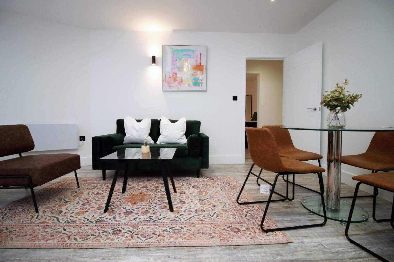 2 Bedroom With Free Parking Swindon Kültér fotó
